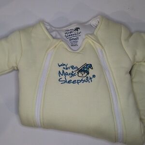 Off White/Yellow Baby Merlin Magic Sleepsuit NWOT Small 3-6 Months